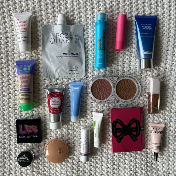 🪩 Cosmetic Bundle 🪩 - Picture 3 of 3